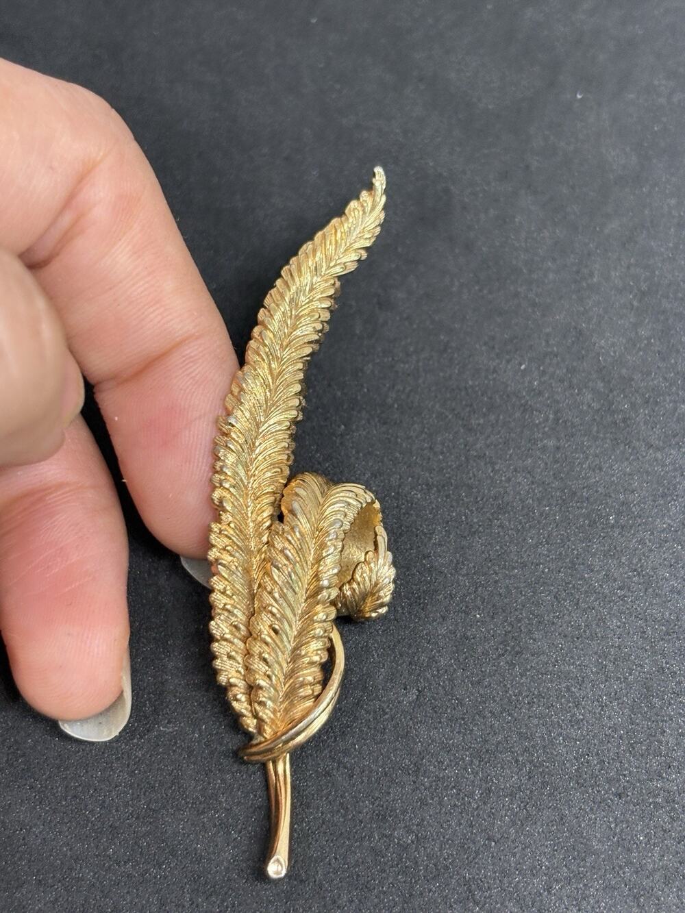 Christian Dior GROSSE 1965 Vintage Long Curled Wave Swirl Leaf Reed Gold Brooch